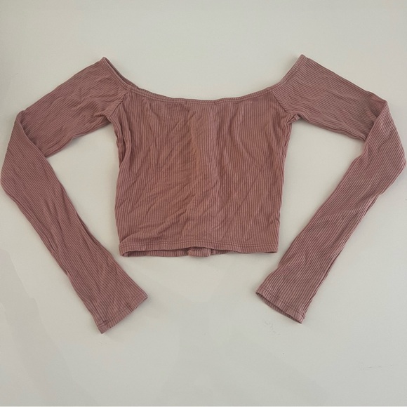 Fashion Nova talk that talk off shoulder long sleeve crop top - Picture 3 of 4